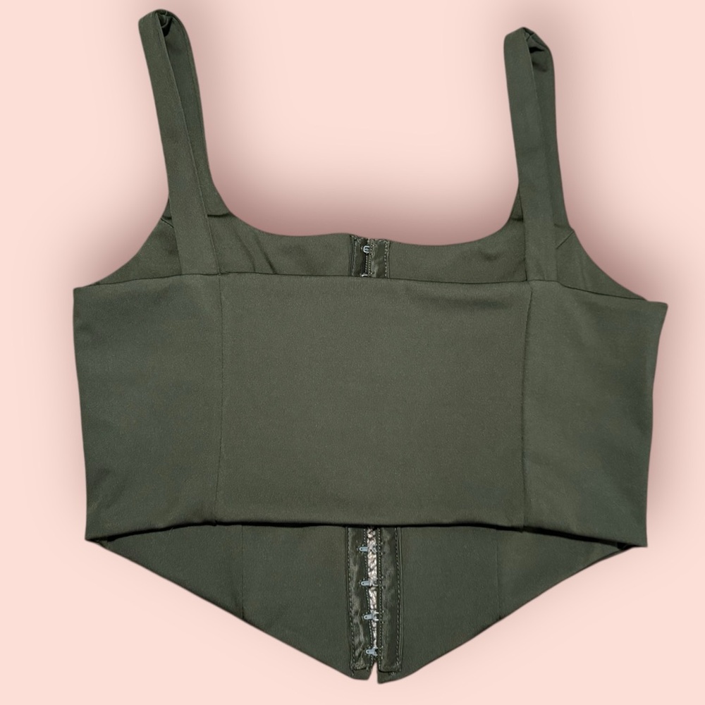 Olive Green‎ Cropped Tank Top